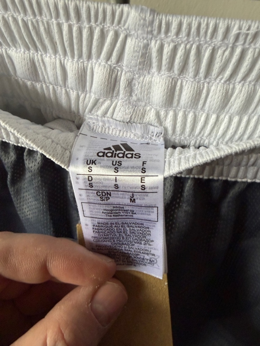 NWT Adidas Shorts Size Small - Picture 3 of 4